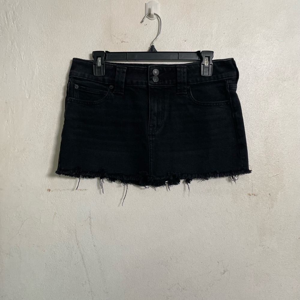 American Eagle Low Rise Mini Black Skirt